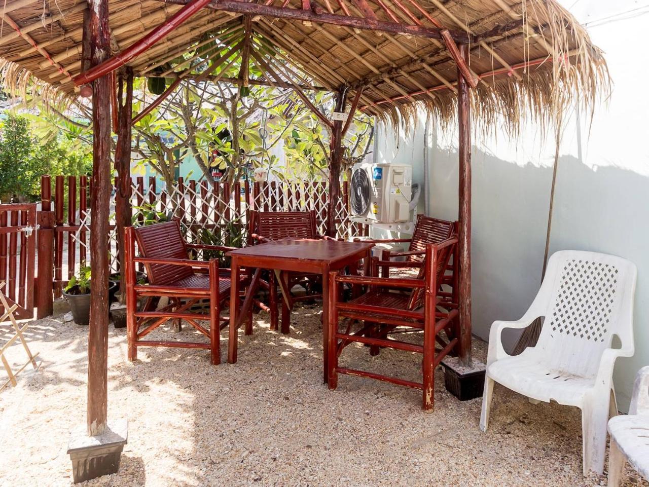 On The Beach Hotel Ko Lanta Exterior foto