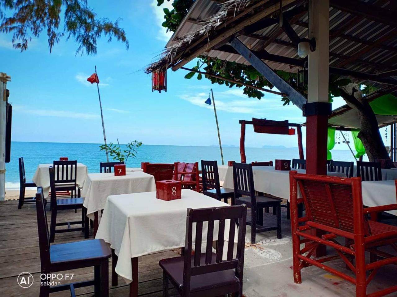 On The Beach Hotel Ko Lanta Exterior foto