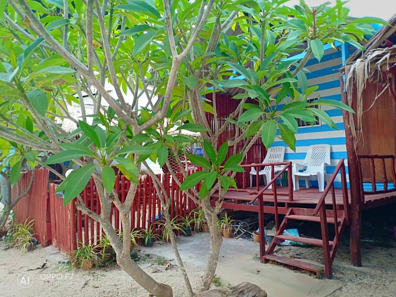 On The Beach Hotel Ko Lanta Exterior foto